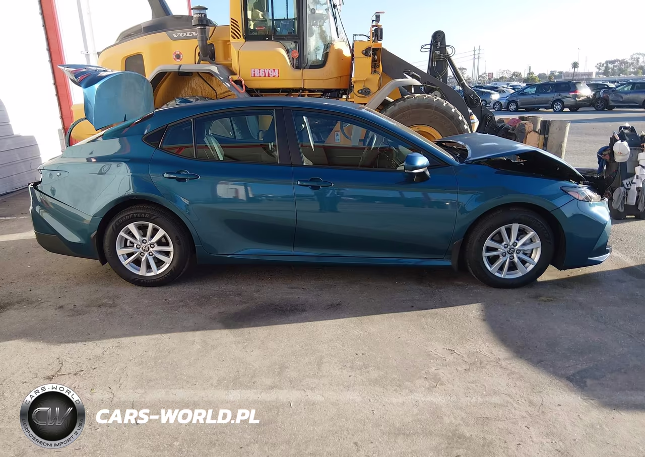 2025 Toyota Camry Le VIN:4T1DAACK7SU169649 - 14