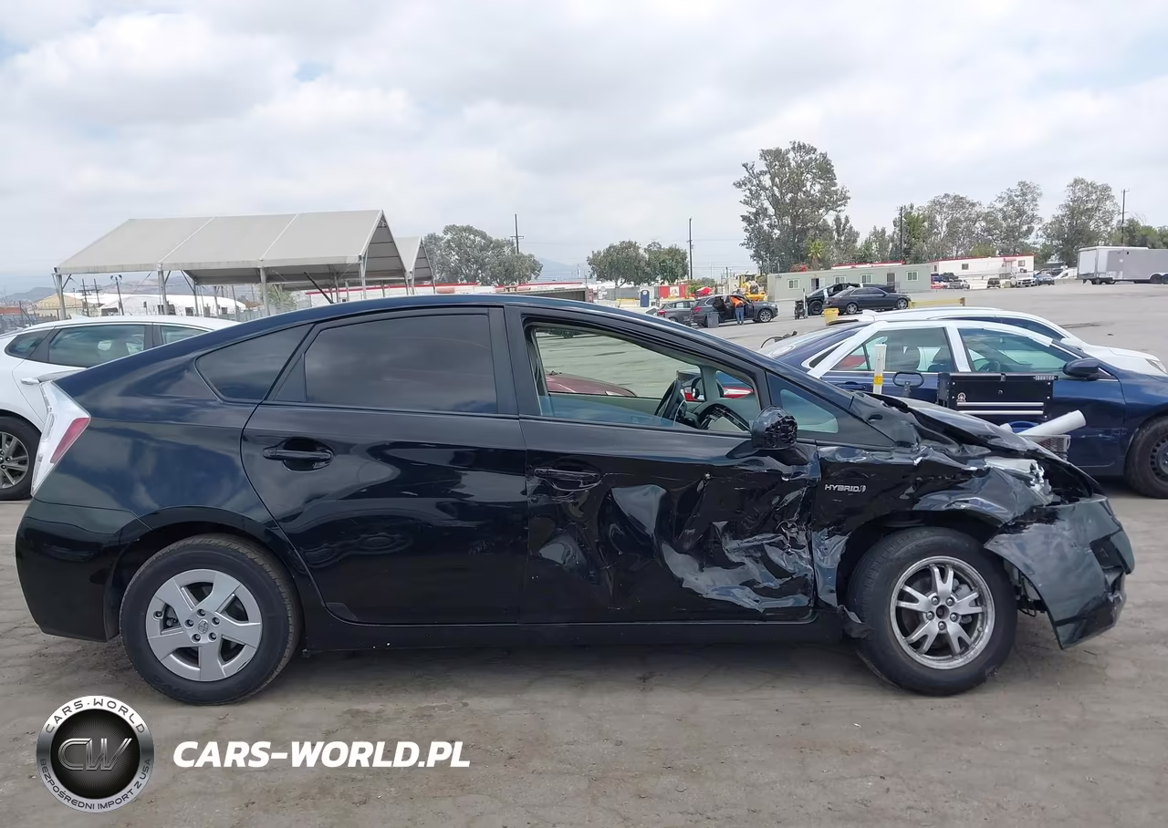 2011 Toyota Prius Three VIN:JTDKN3DU3B0306816 - 13