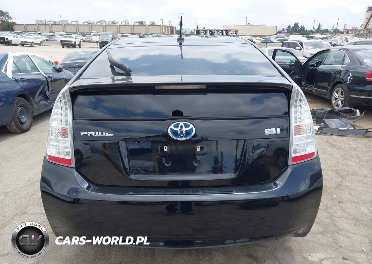 2011 Toyota Prius Three VIN:JTDKN3DU3B0306816 - 16