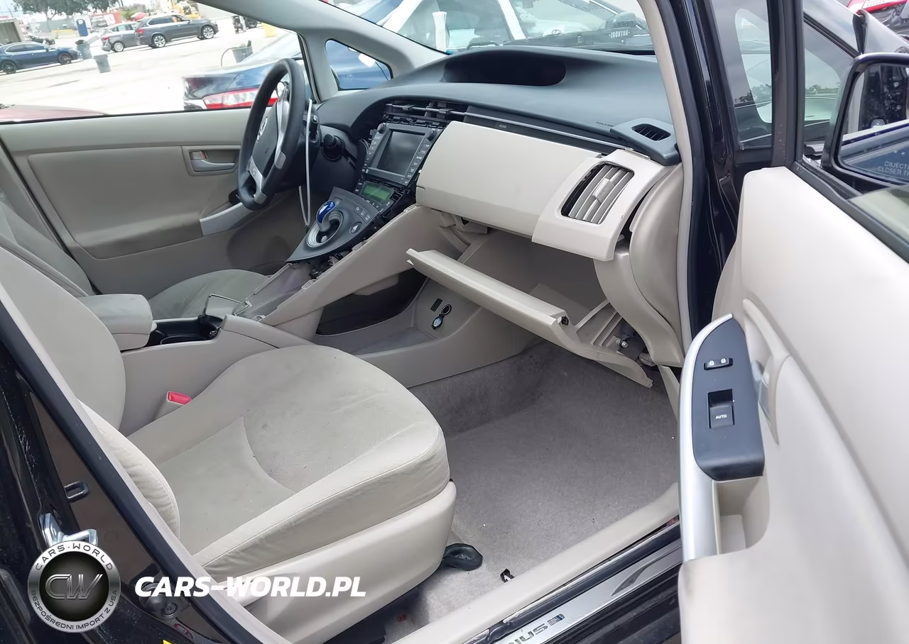 2011 Toyota Prius Three VIN:JTDKN3DU3B0306816 - 5