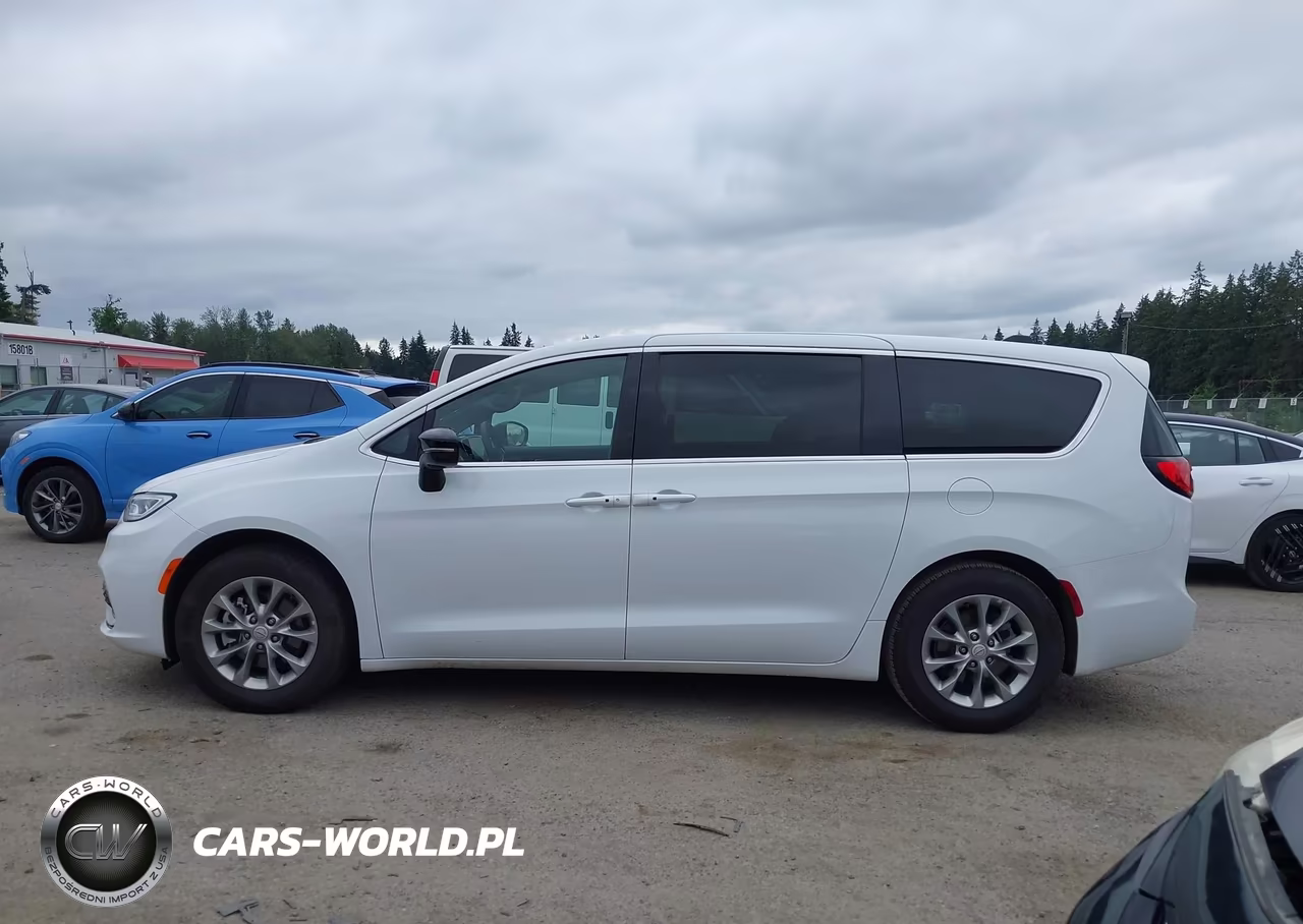 2026 Chrysler Pacifica Limited VIN:2C4RC1GG4TR206004 - 14
