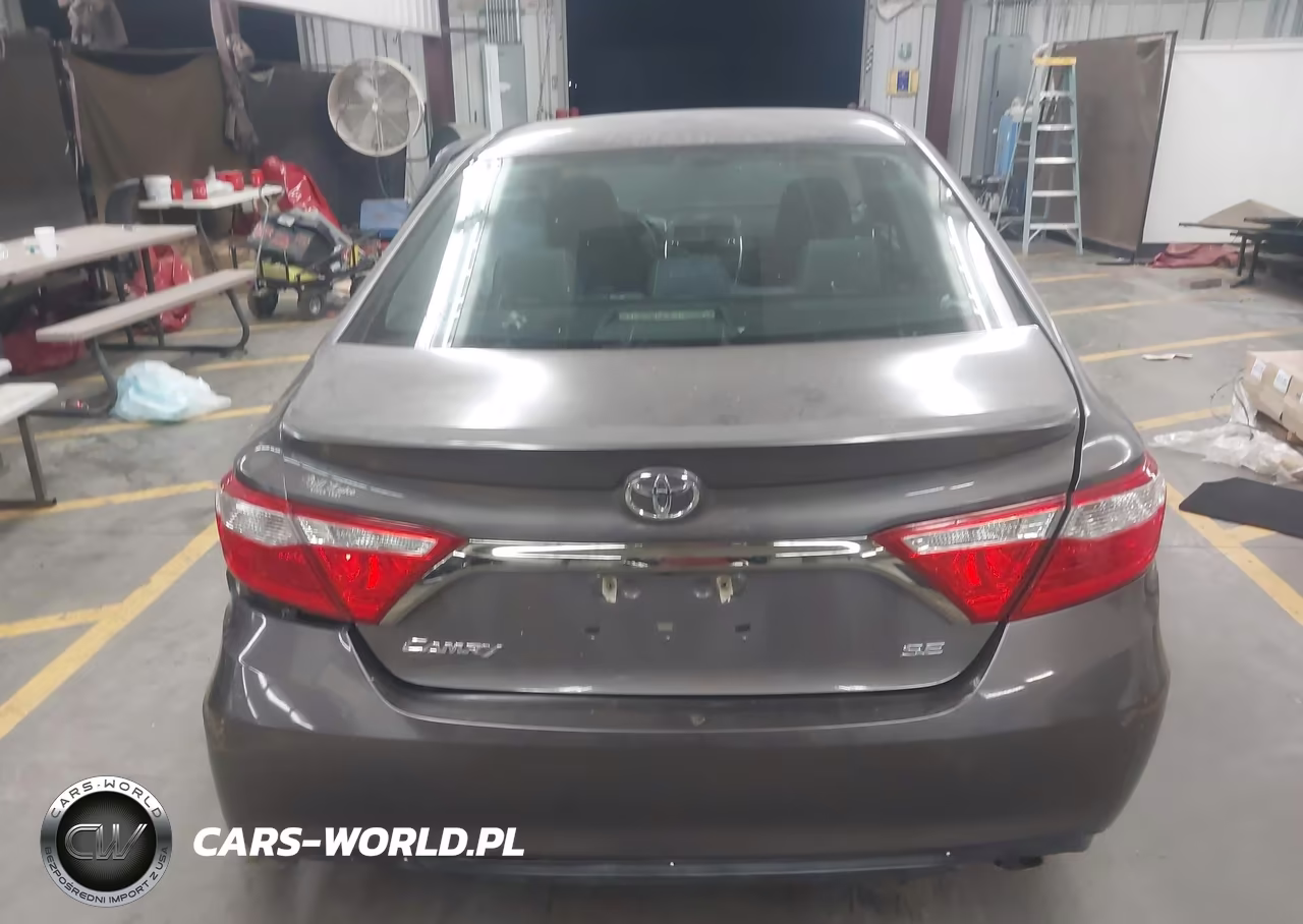 2015 Toyota Camry Se VIN:4T1BF1FK7FU904897 - 15