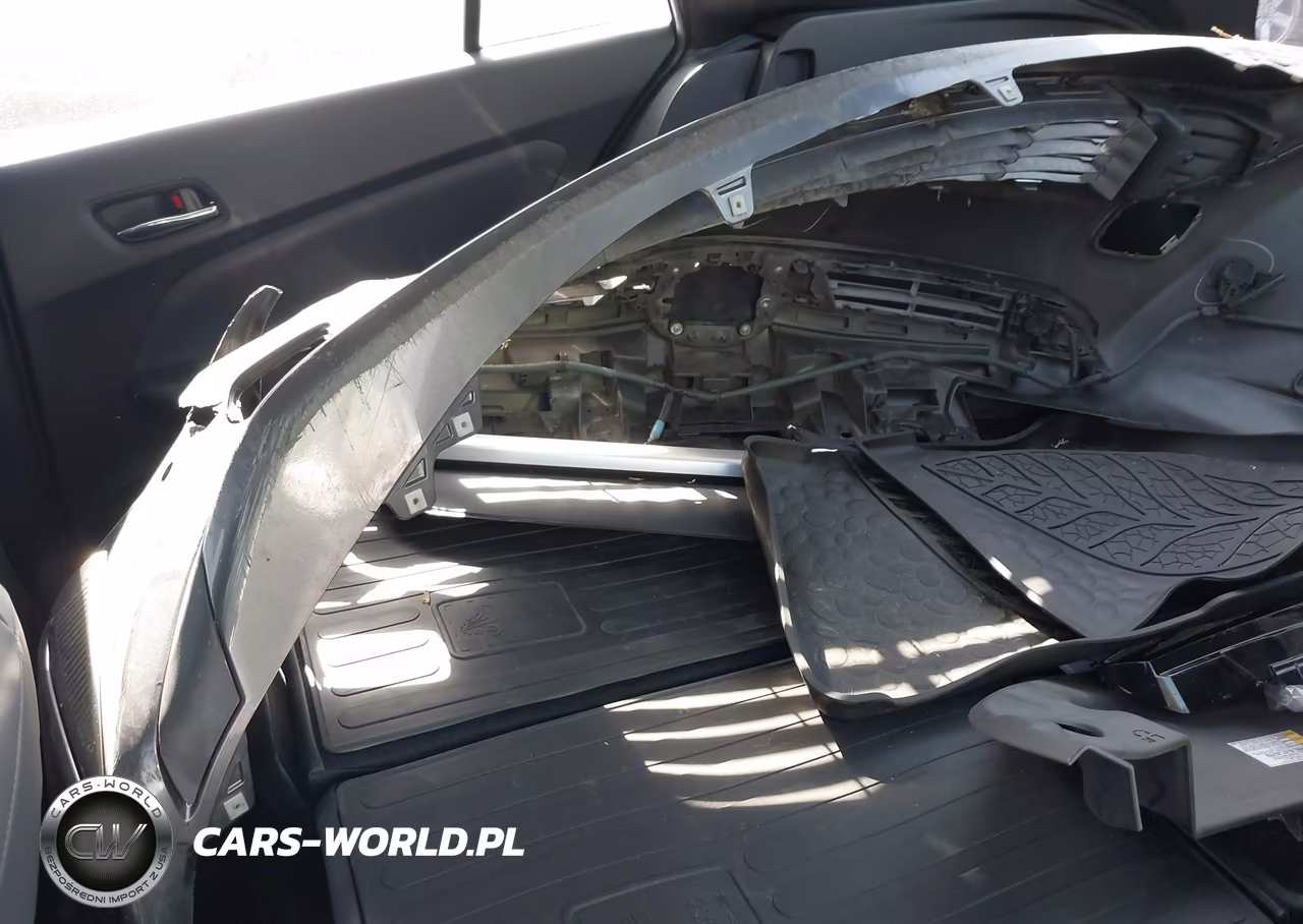2020 Toyota Prius Xle VIN:JTDKARFU1L3117447 - 12