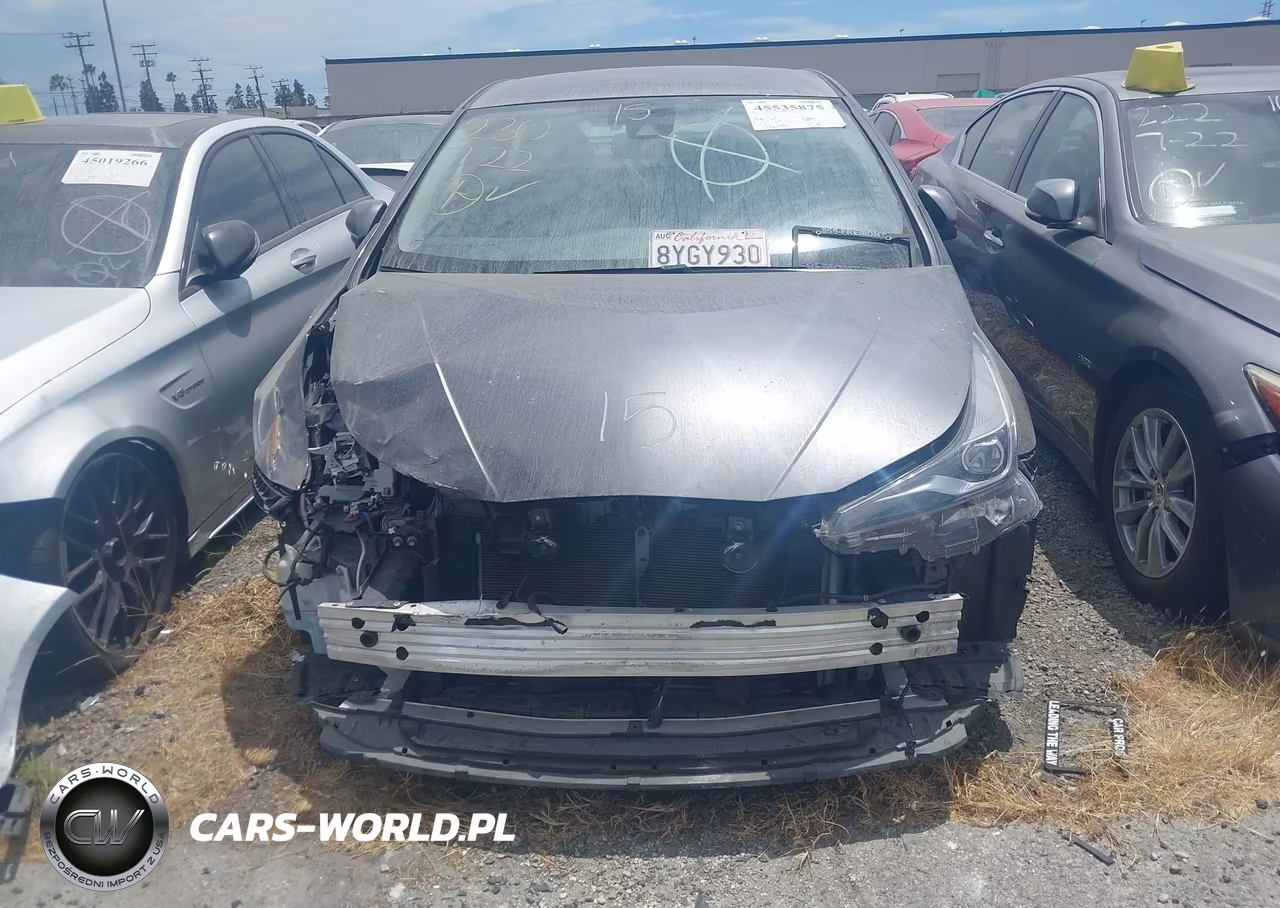 2020 Toyota Prius Xle VIN:JTDKARFU1L3117447 - 13