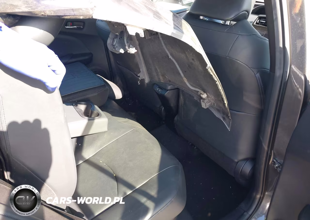 2020 Toyota Prius Xle VIN:JTDKARFU1L3117447 - 8