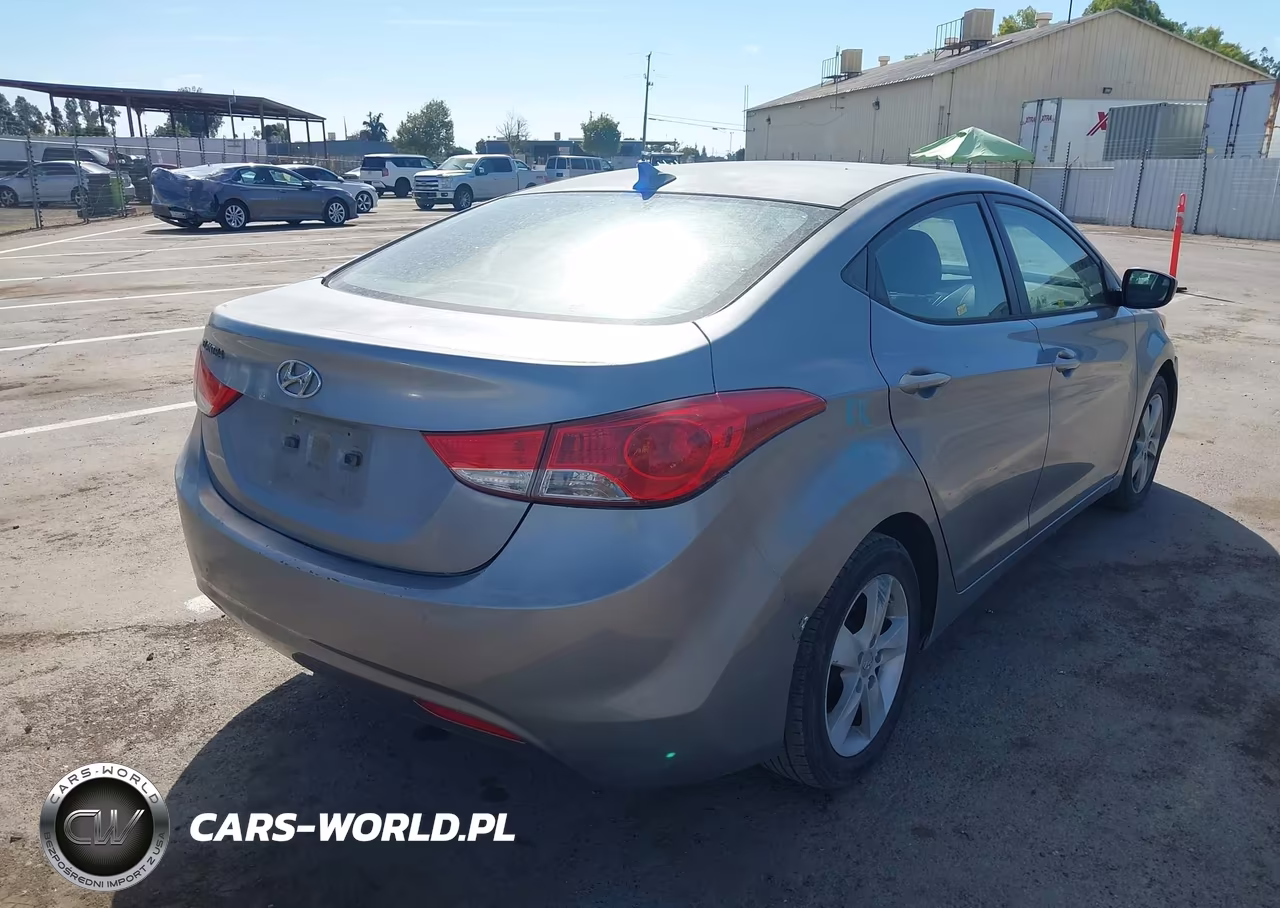 2013 Hyundai Elantra Gls VIN:KMHDH4AE7DU710051 - 4
