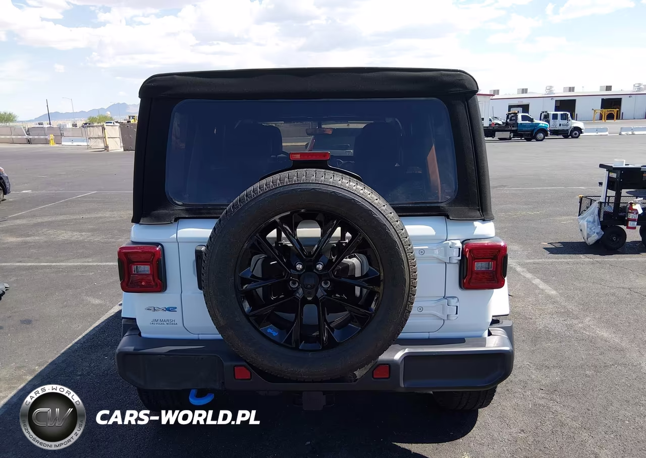 2022 Jeep Wrangler 4Xe Unlimited Sahara 4X4 VIN:1C4JJXP60NW198295 - 17