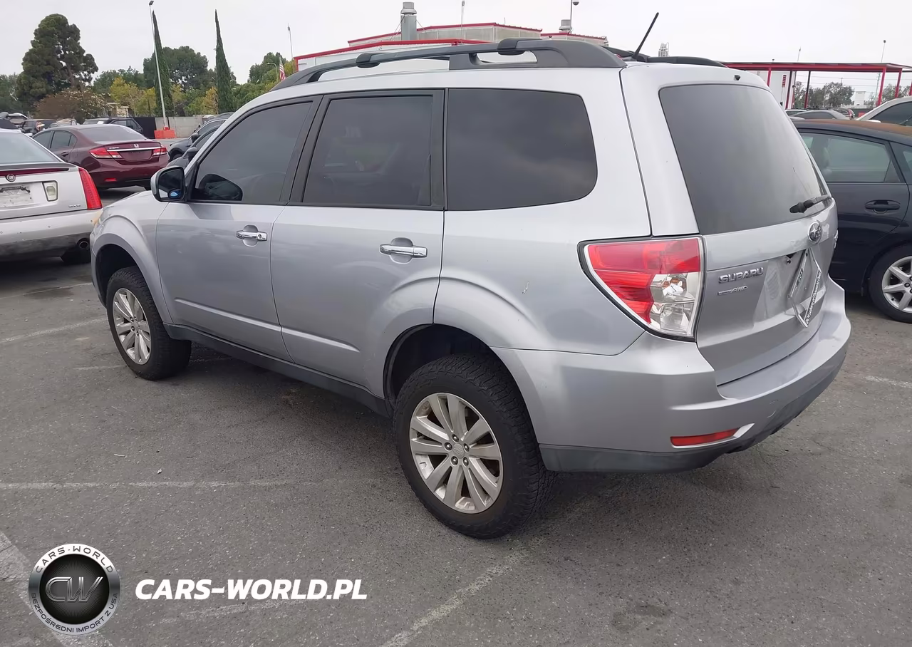 2012 Subaru Forester 2.5X Premium VIN:JF2SHADC9CH441824 - 3