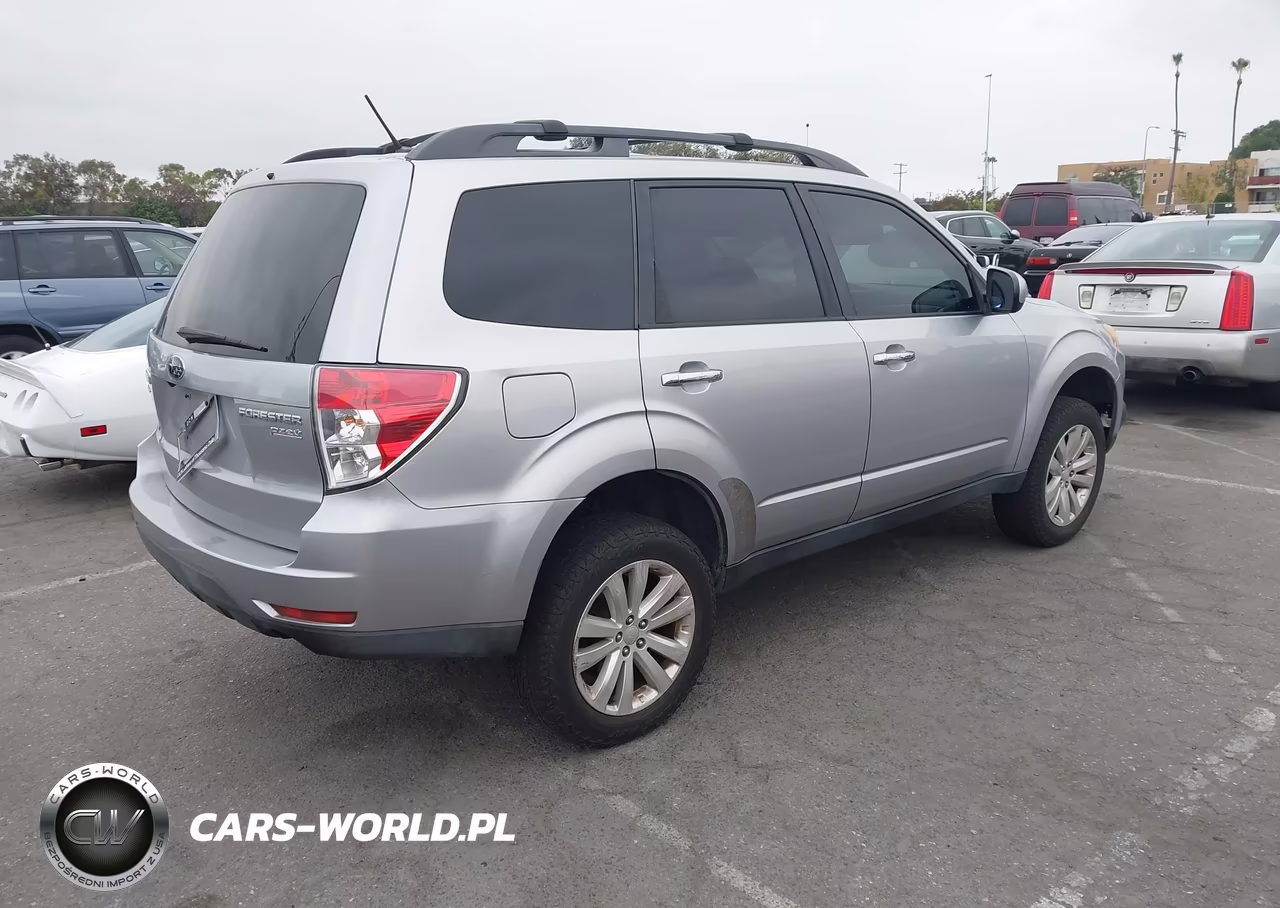 2012 Subaru Forester 2.5X Premium VIN:JF2SHADC9CH441824 - 4
