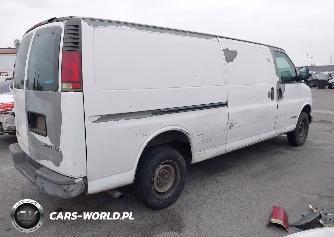 2002 Chevrolet Express Cargo Van VIN:1GCGG29R821173558 - 4