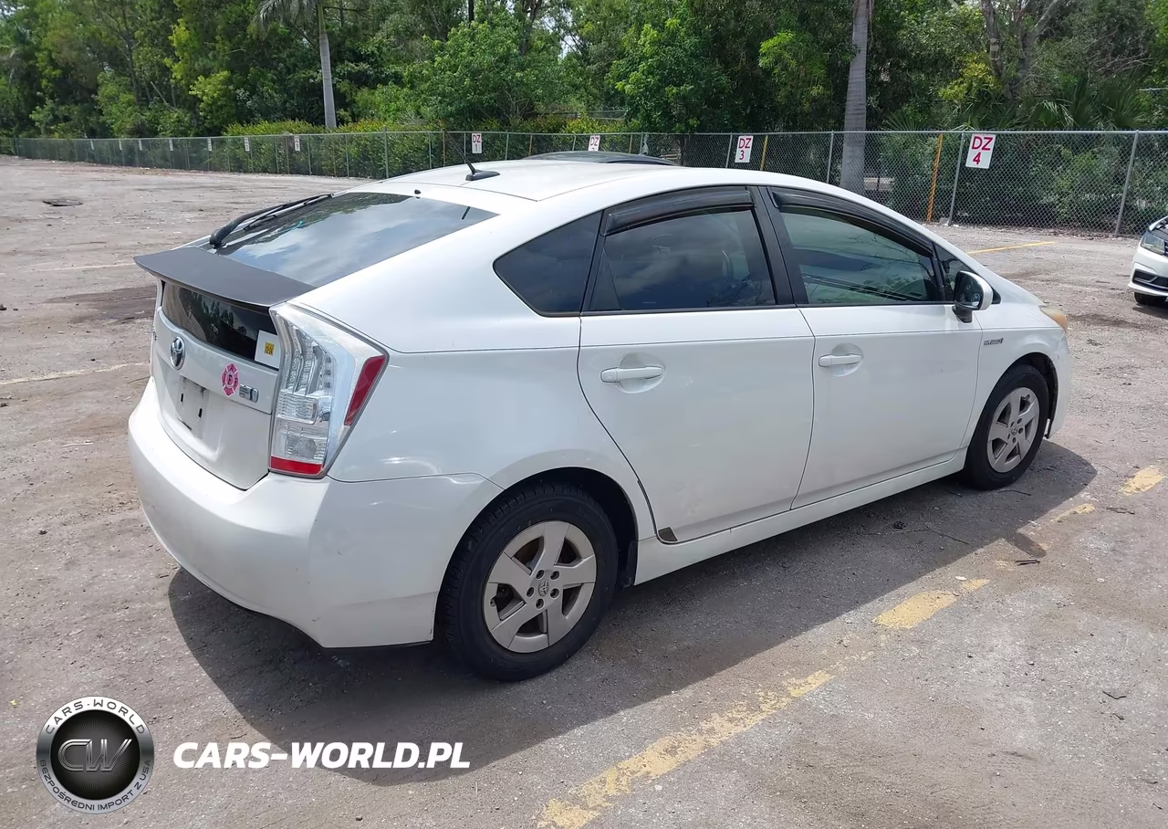 2011 Toyota Prius Two VIN:JTDKN3DU0B0274049 - 4
