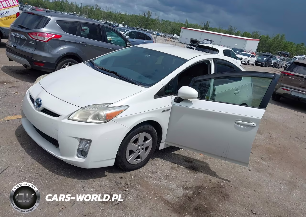 2011 Toyota Prius Two VIN:JTDKN3DU0B0274049 - 6