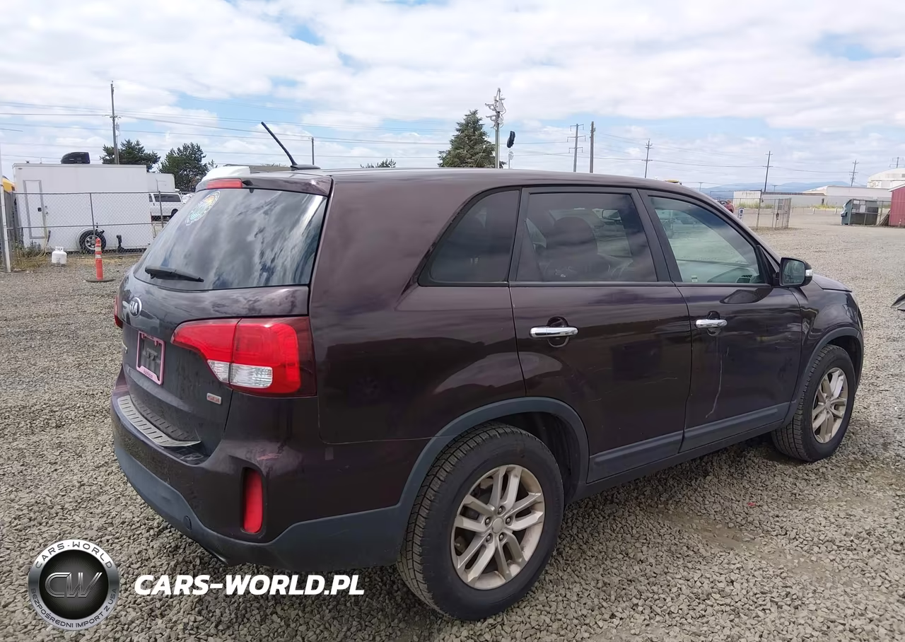 2015 Kia Sorento Lx VIN:5XYKT3A6XFG621883 - 4