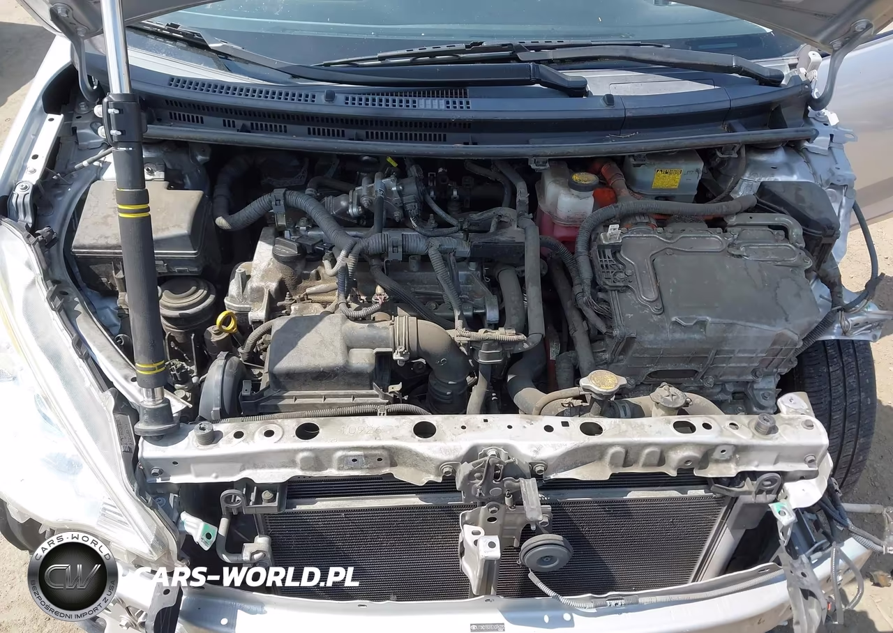 2014 Toyota Prius C Three VIN:JTDKDTB31E1076222 - 10