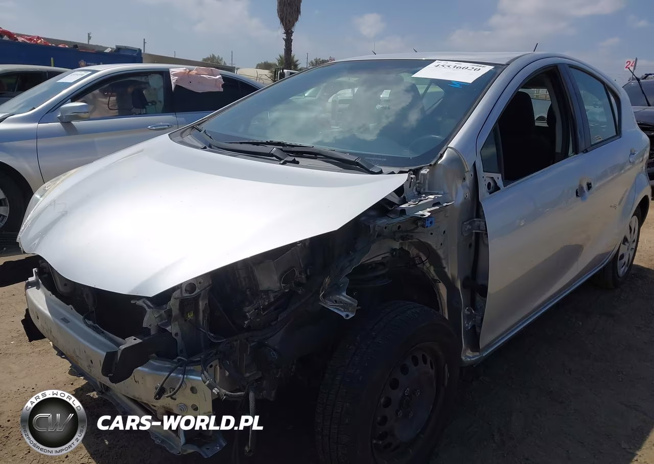2014 Toyota Prius C Three VIN:JTDKDTB31E1076222 - 6