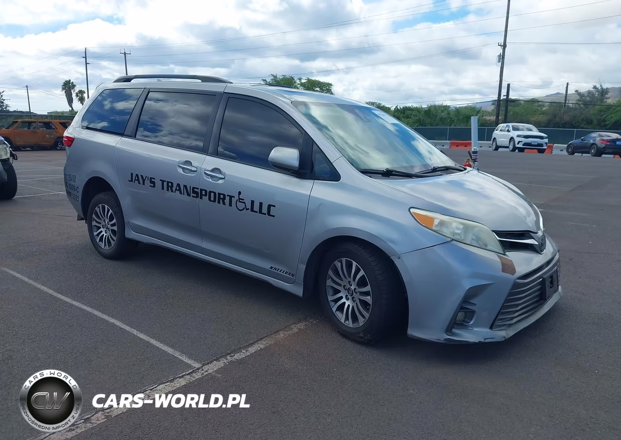 2018 Toyota Sienna Xle 8 Passenger