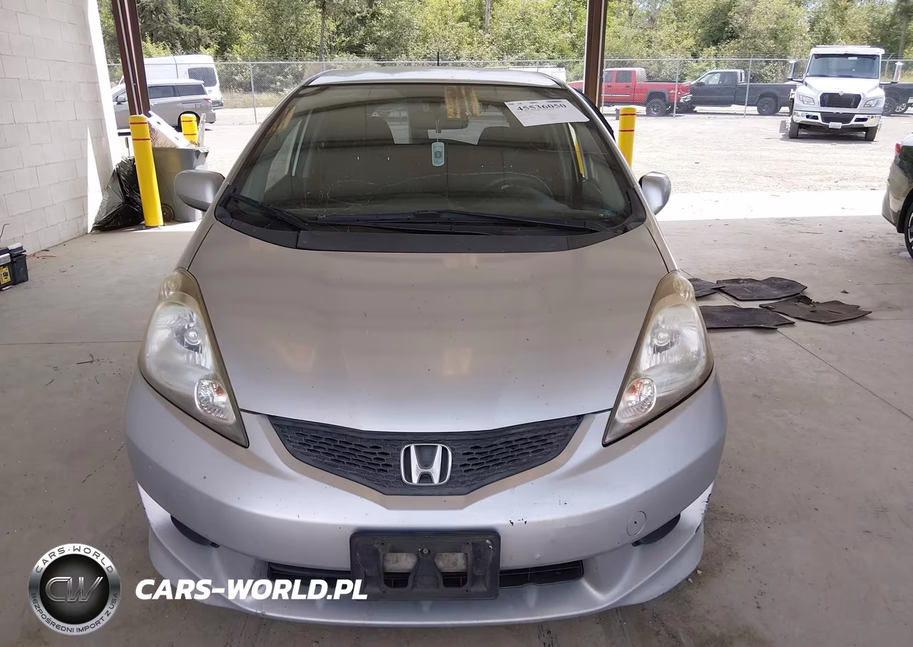 2011 Honda Fit Sport VIN:JHMGE8H5XBS009518 - 12