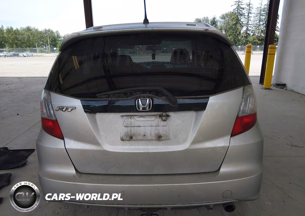 2011 Honda Fit Sport VIN:JHMGE8H5XBS009518 - 16
