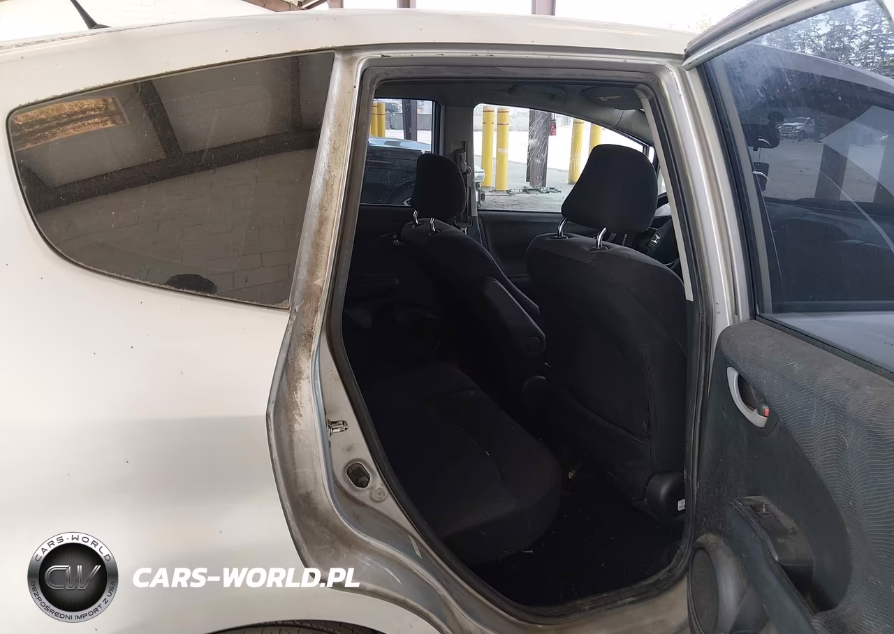 2011 Honda Fit Sport VIN:JHMGE8H5XBS009518 - 8
