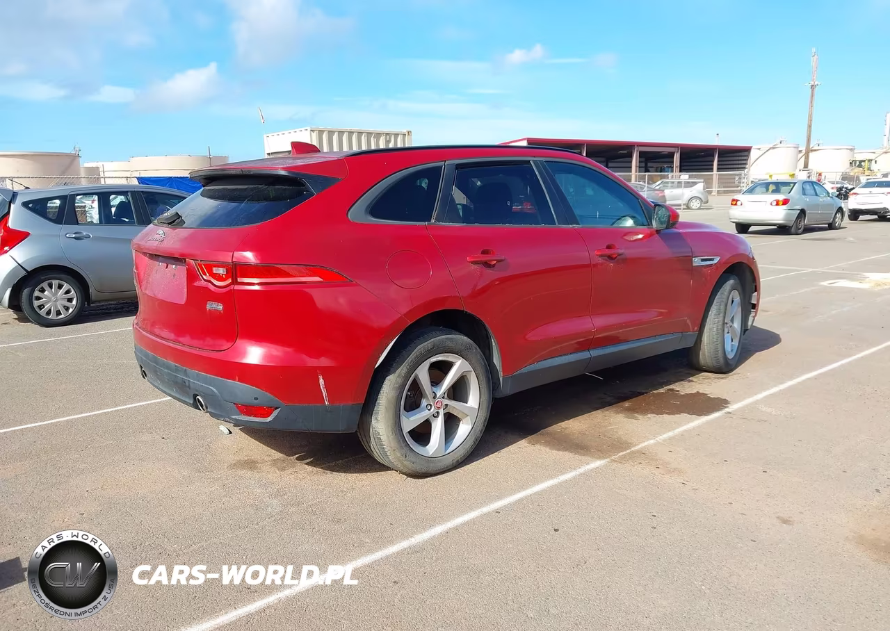 2017 Jaguar F-Pace 35T Premium VIN:SADCJ2BV0HA079095 - 4