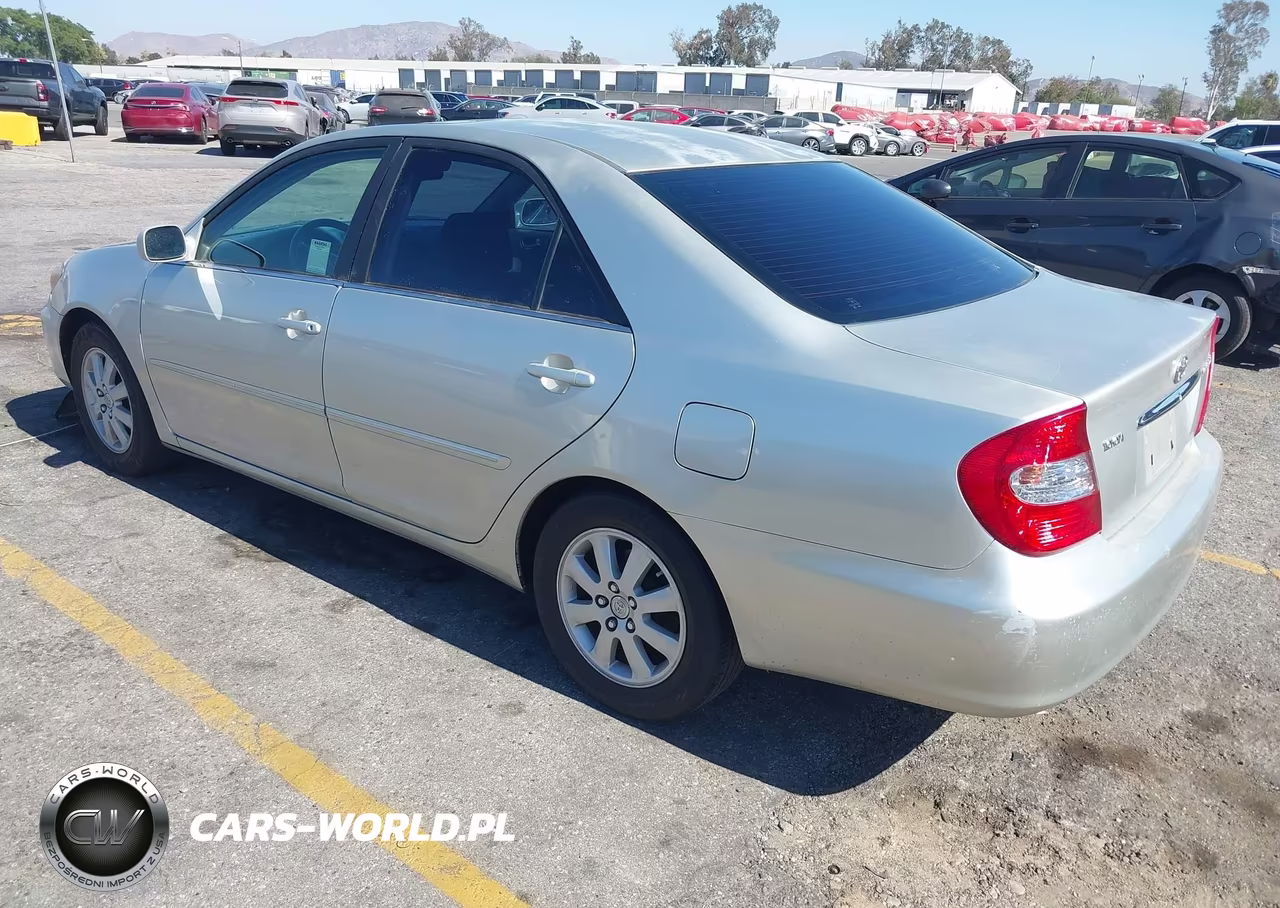 2002 Toyota Camry Xle VIN:JTDBE32K620109513 - 3