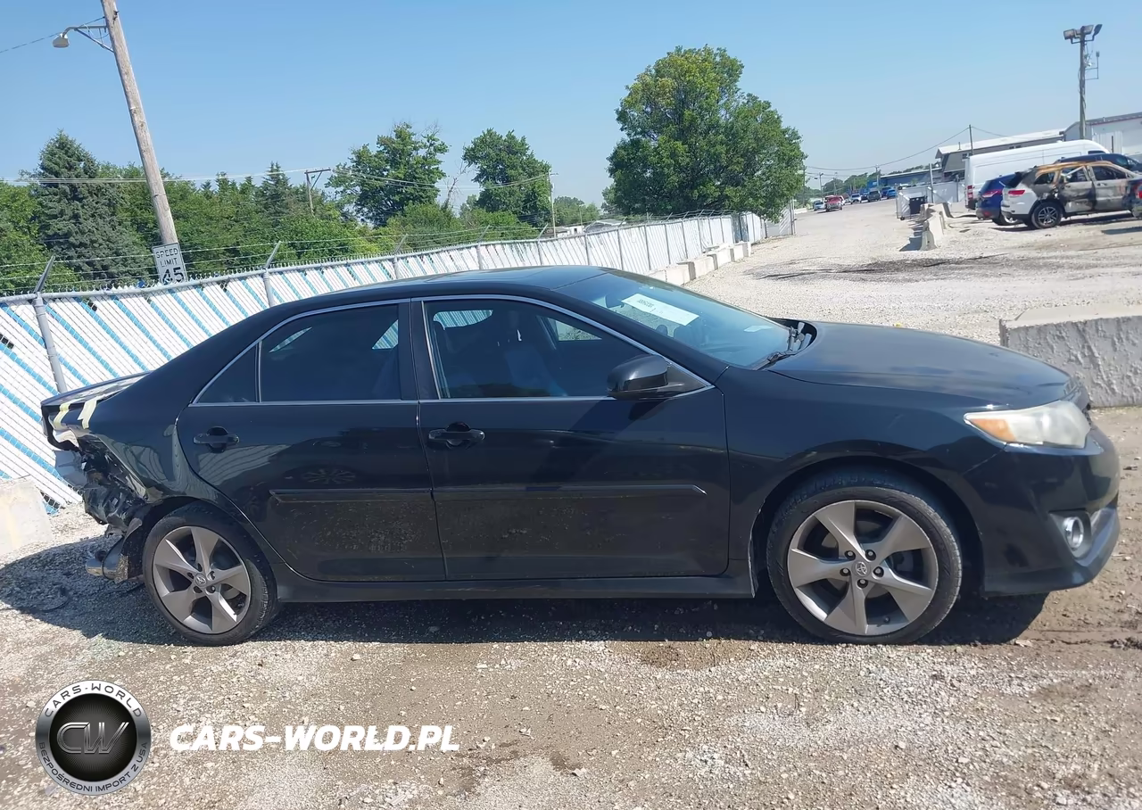 2014 Toyota Camry Se Sport VIN:4T1BF1FK3EU316123 - 13