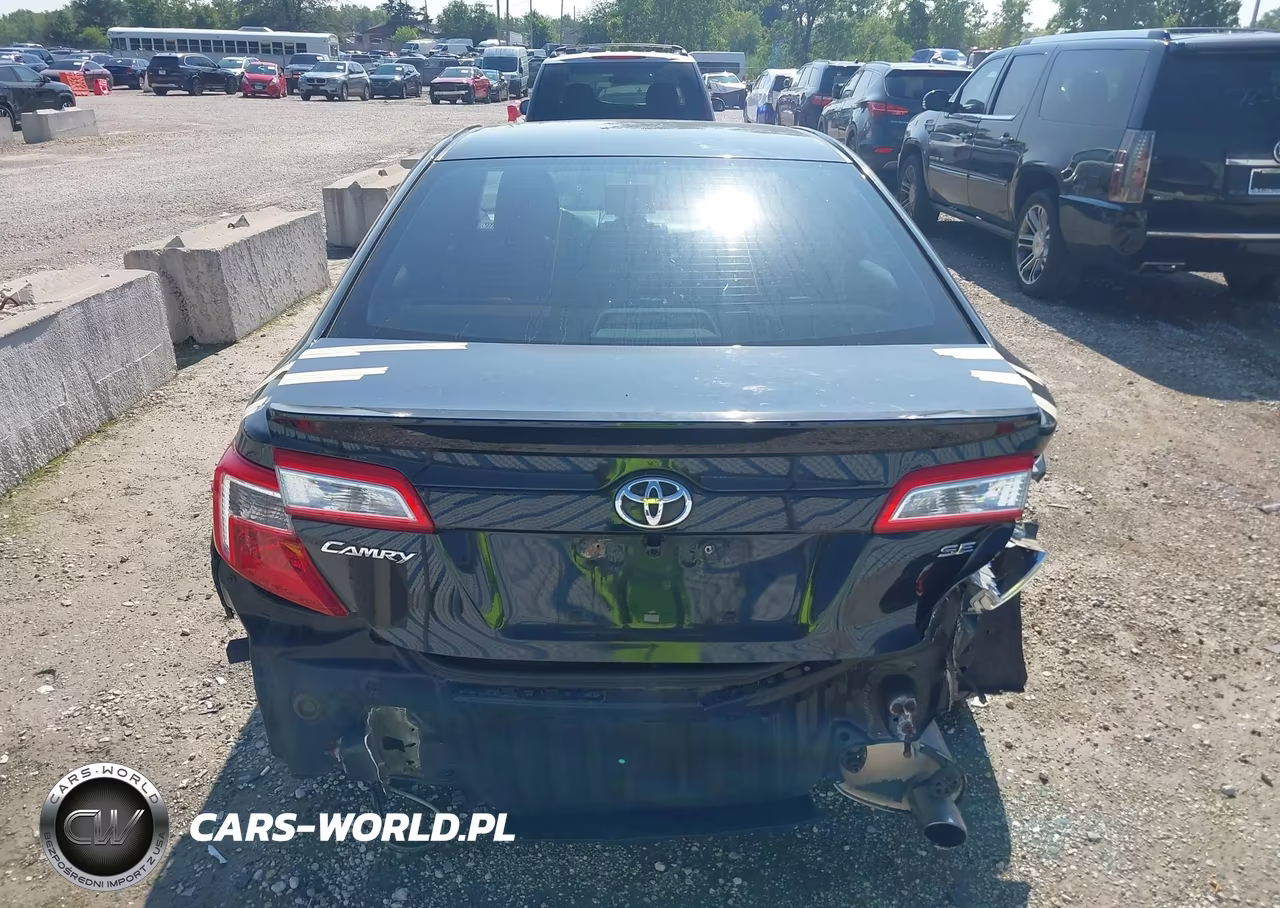 2014 Toyota Camry Se Sport VIN:4T1BF1FK3EU316123 - 16
