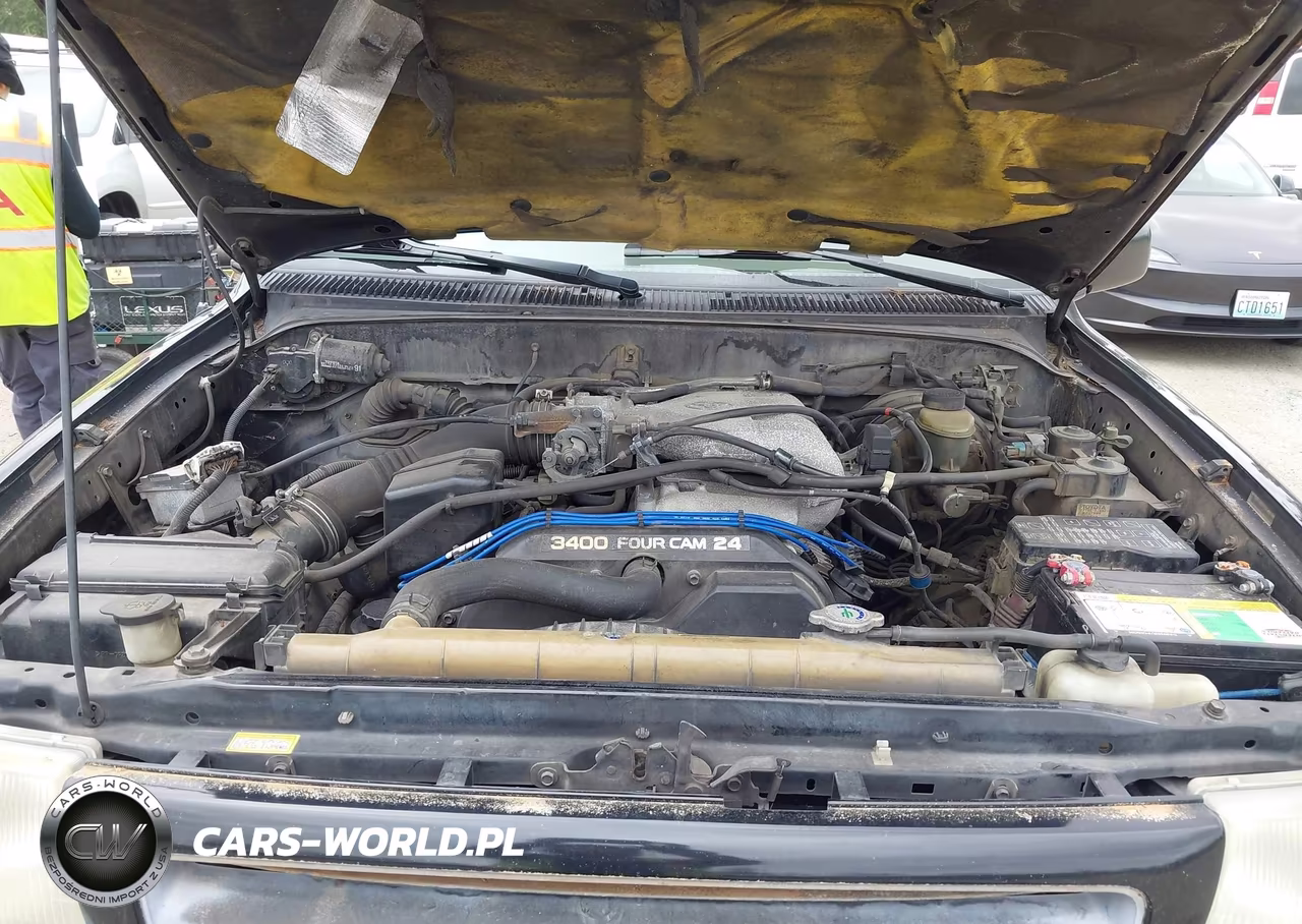 1999 Toyota Tacoma VIN:4TAWN72N7XZ490256 - 10