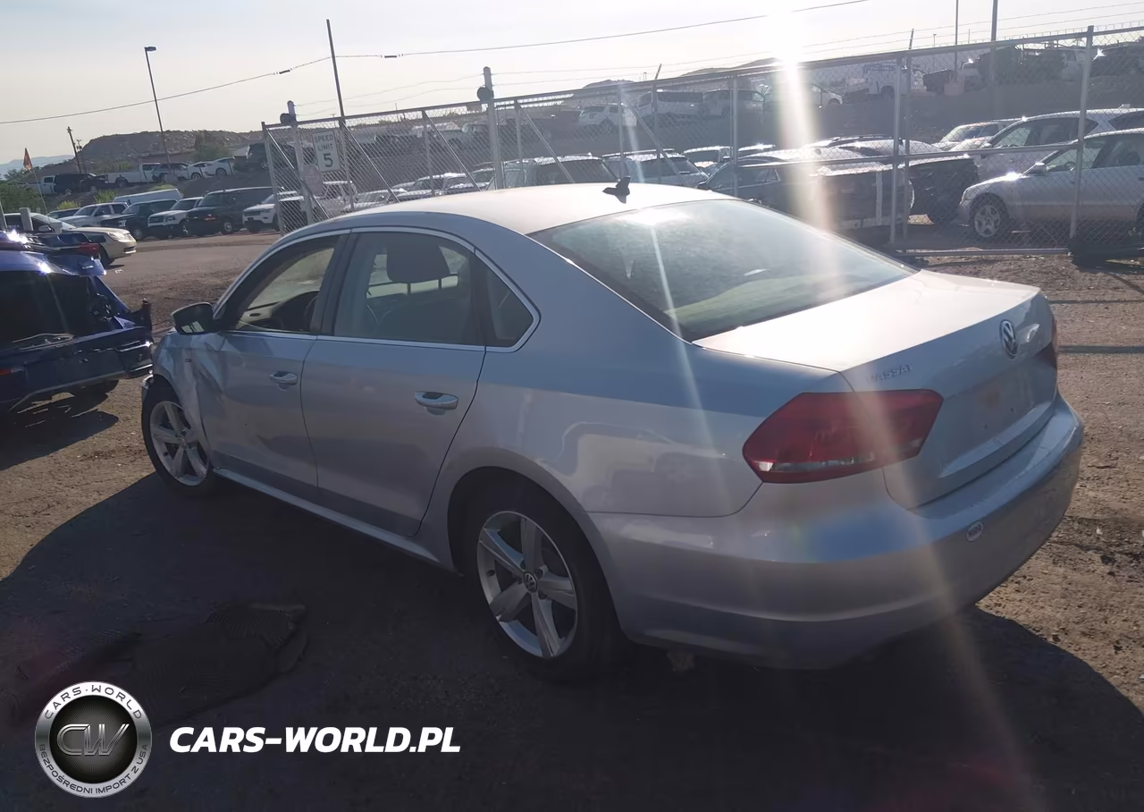 2015 Volkswagen Passat 1.8T Limited Edition VIN:1VWAS7A32FC110035 - 3
