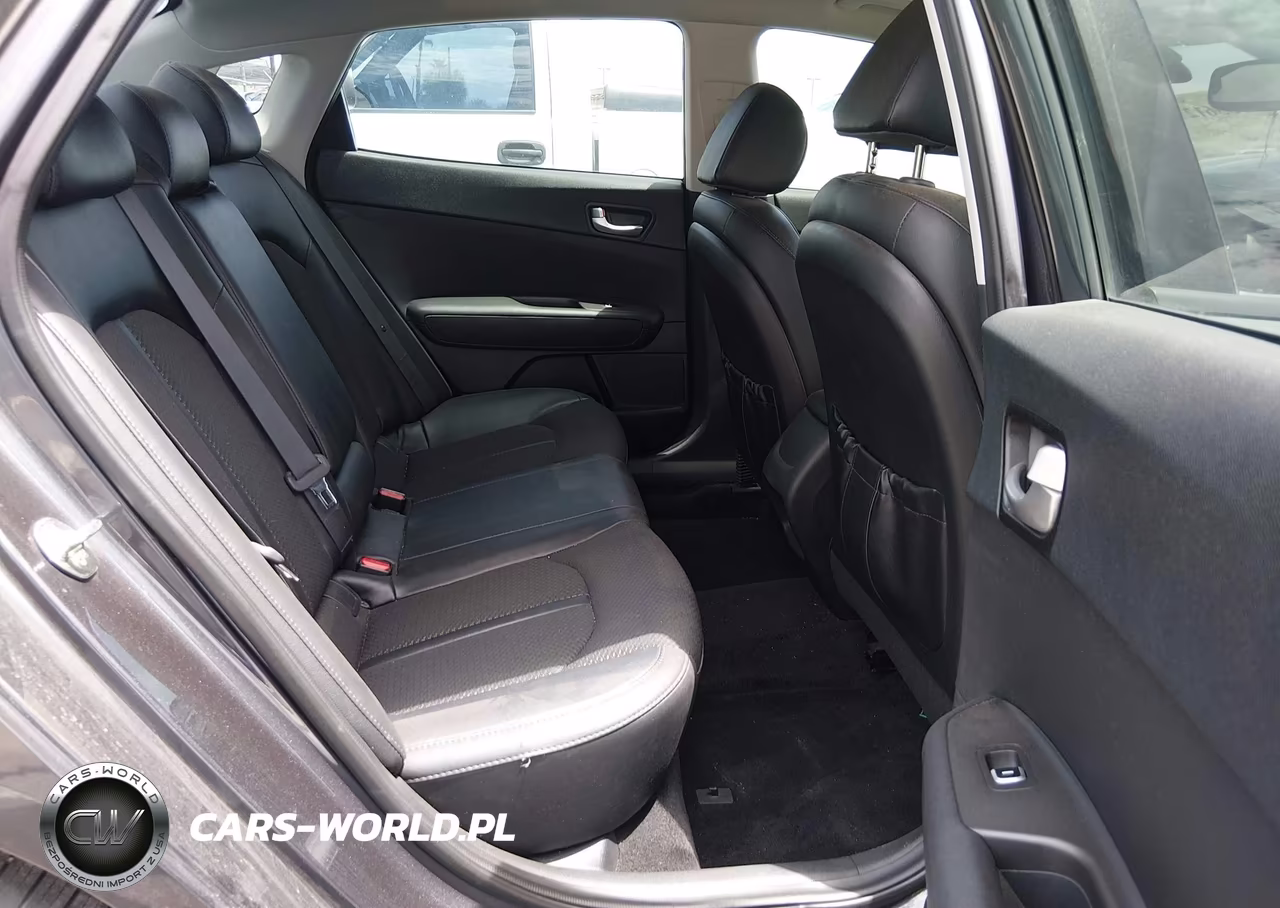 2018 Kia Optima S VIN:5XXGT4L32JG254960 - 8
