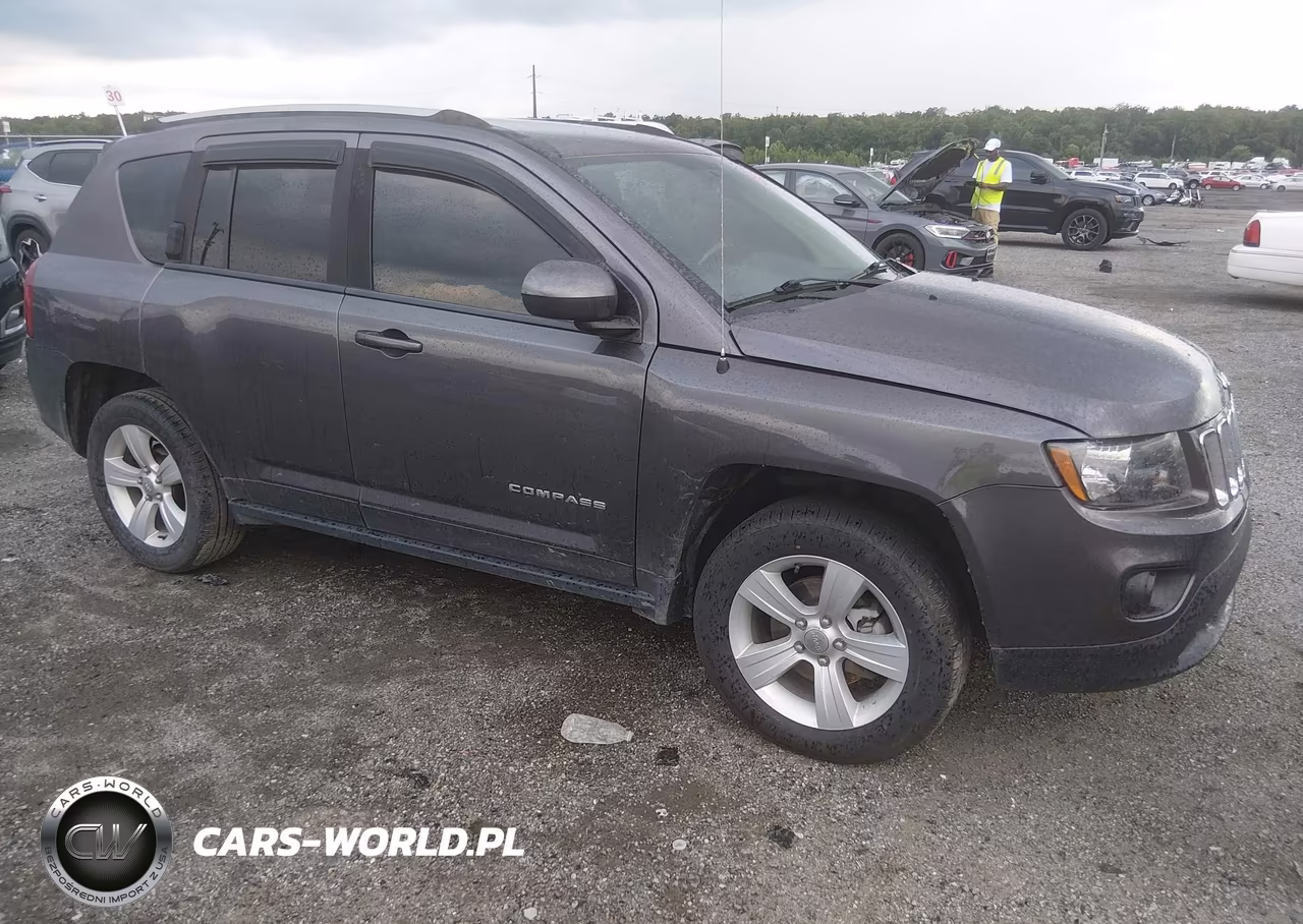2015 Jeep Compass Latitude – zdjęcie 1 z 11