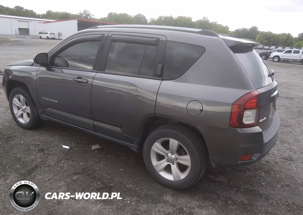 2015 Jeep Compass Latitude VIN:1C4NJDEBXFD409452 - 3