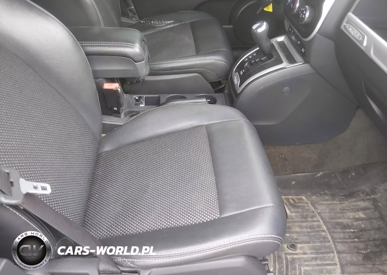 2015 Jeep Compass Latitude VIN:1C4NJDEBXFD409452 - 5