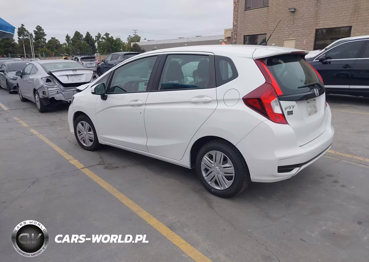 2018 Honda Fit Lx VIN:3HGGK5H40JM735252 - 3