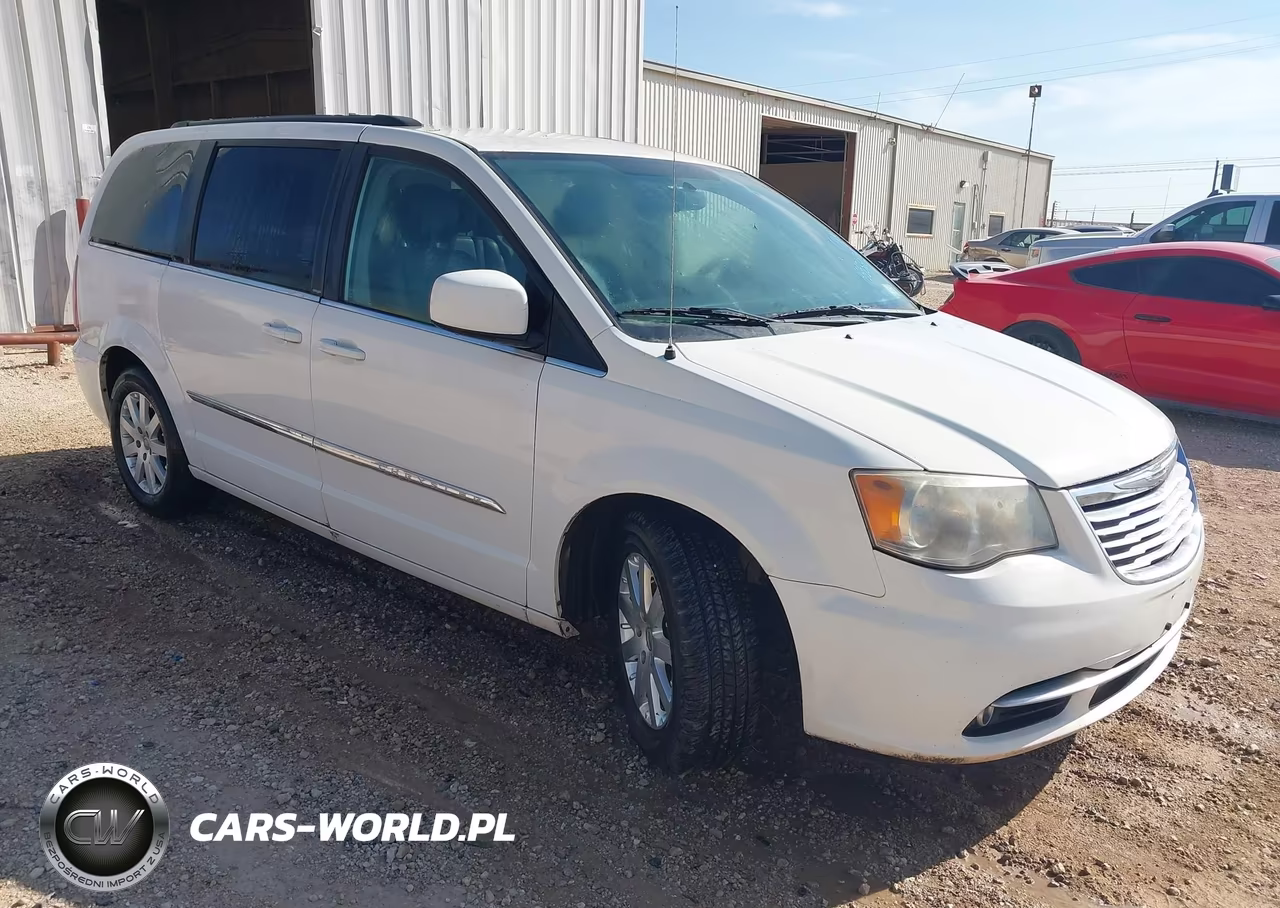 2013 Chrysler Town & Country Touring – zdjęcie 1 z 13