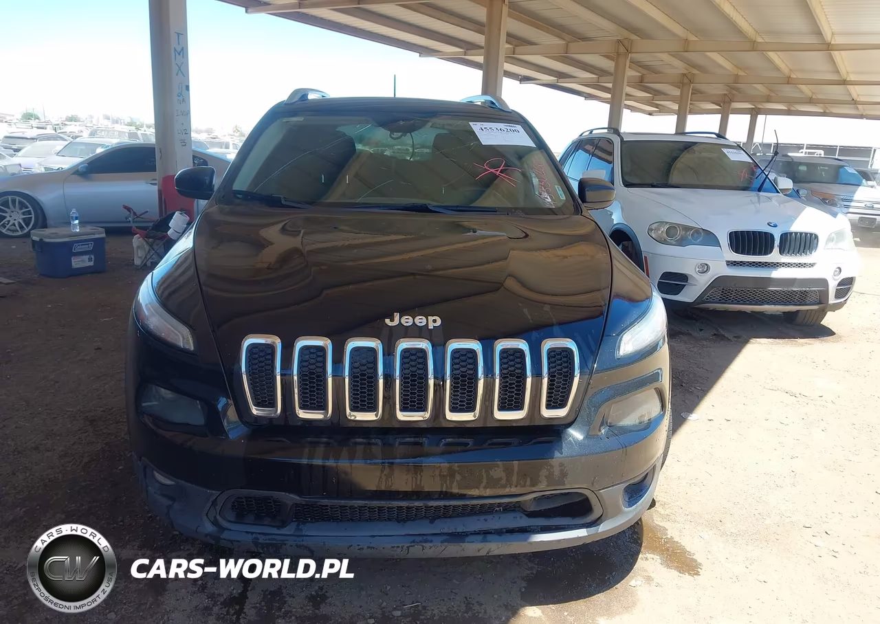 2018 Jeep Cherokee Latitude 4X4 VIN:1C4PJMCB7JD528824 - 12