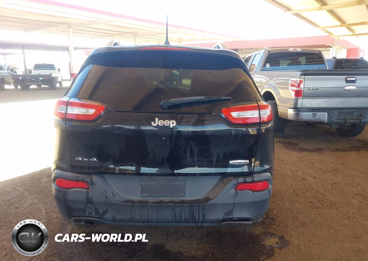 2018 Jeep Cherokee Latitude 4X4 VIN:1C4PJMCB7JD528824 - 16
