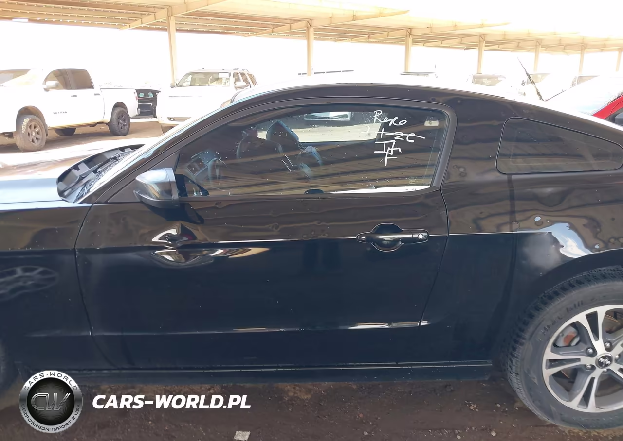 2014 Ford Mustang V6 Premium VIN:1ZVBP8AM2E5260377 - 14