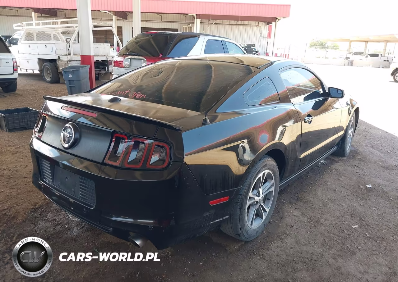 2014 Ford Mustang V6 Premium VIN:1ZVBP8AM2E5260377 - 4