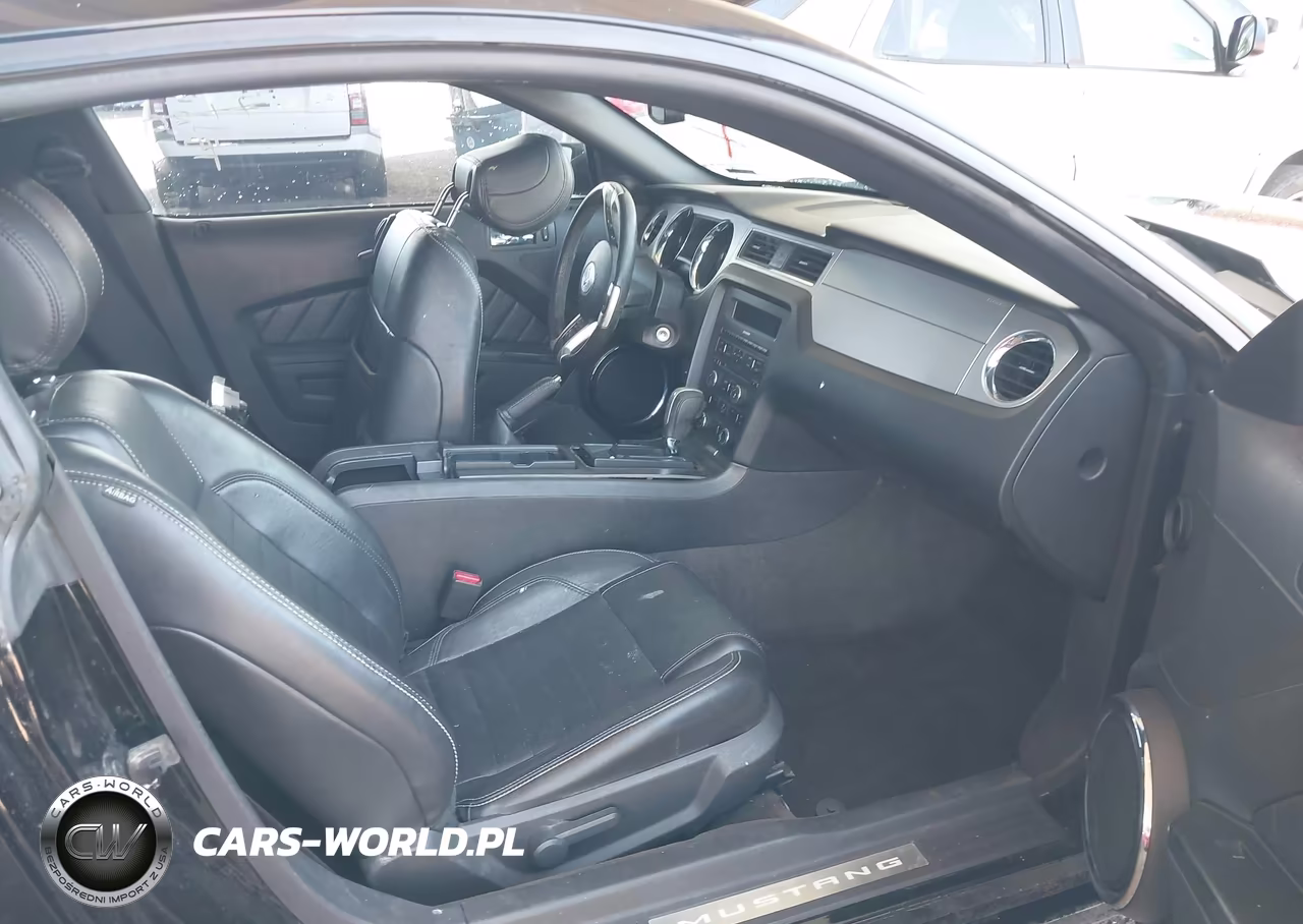 2014 Ford Mustang V6 Premium VIN:1ZVBP8AM2E5260377 - 5