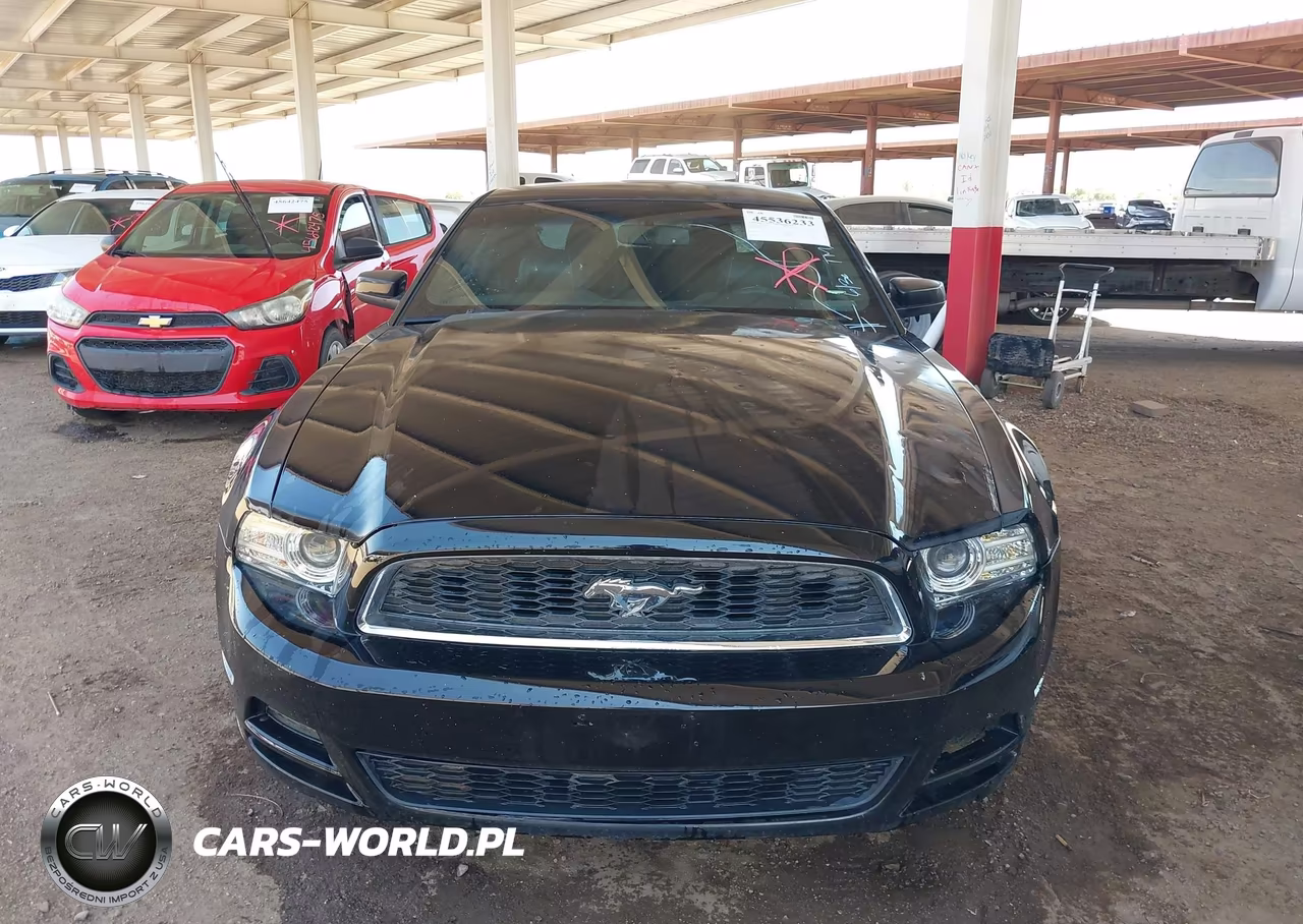 2014 Ford Mustang V6 Premium VIN:1ZVBP8AM2E5260377 - 6