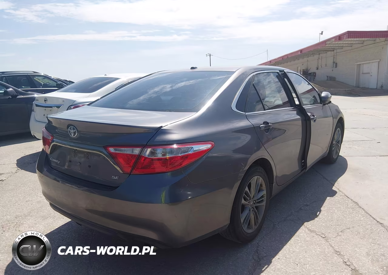 2016 Toyota Camry Se VIN:4T1BF1FK3GU532573 - 4