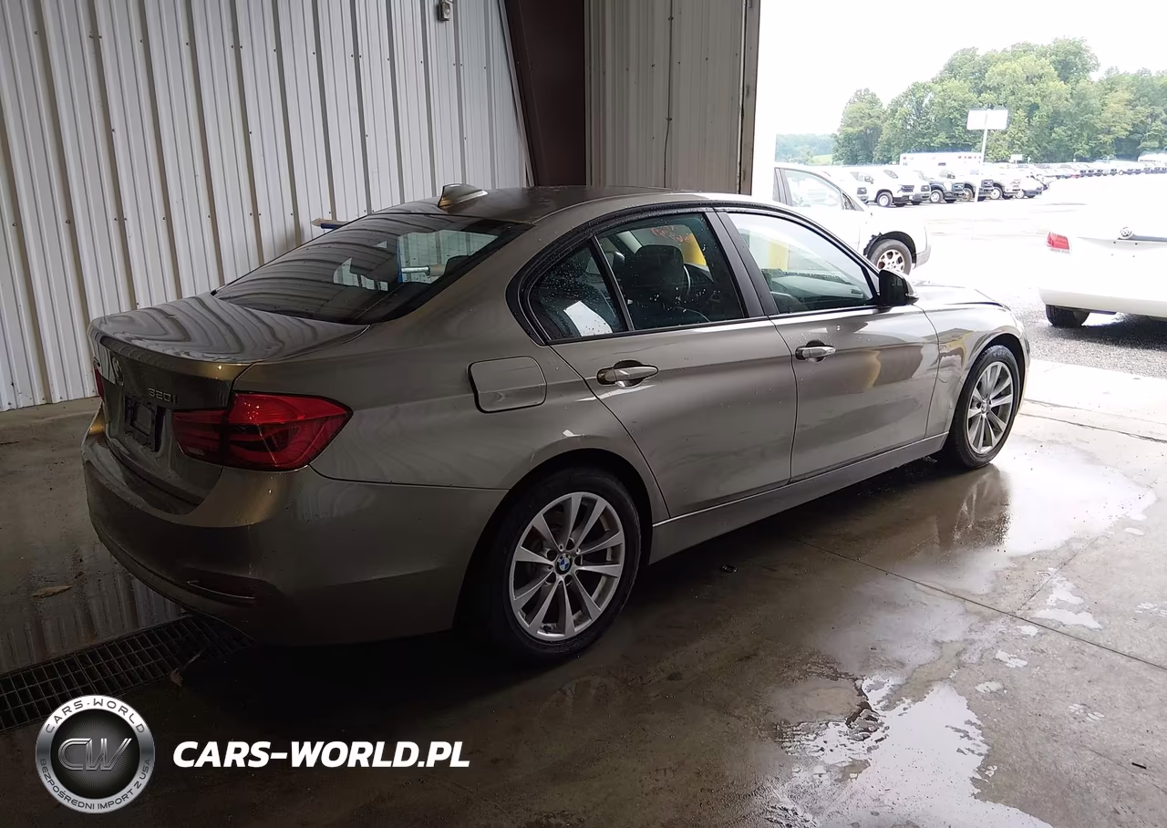 2016 BMW 320I xDrive VIN:WBA8A3C56GK551358 - 4