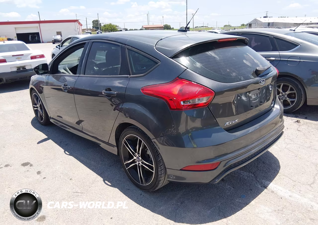 2016 Ford Focus Se VIN:1FADP3K20GL237891 - 3