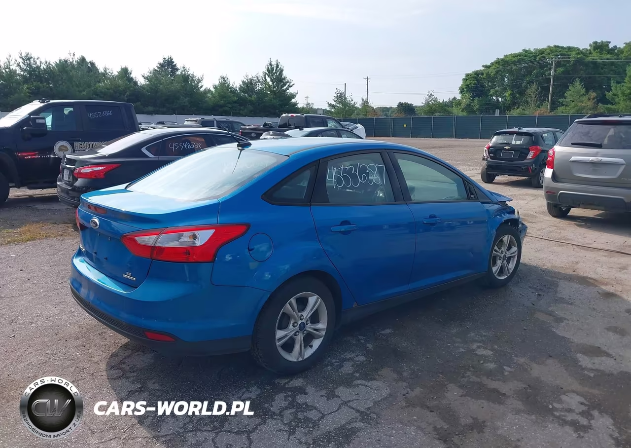 2014 Ford Focus Se VIN:1FADP3F28EL269186 - 4