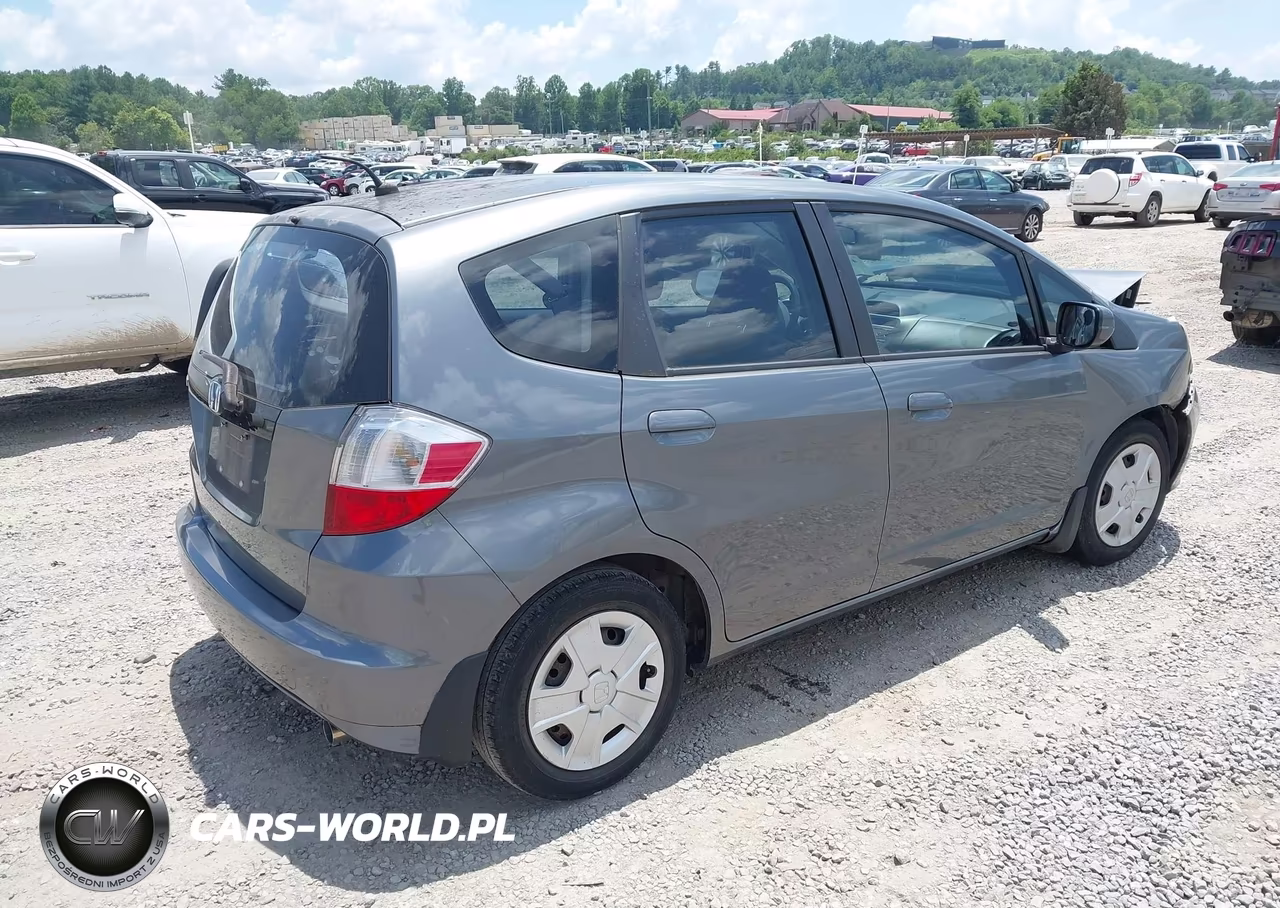 2012 Honda Fit VIN:JHMGE8H33CS000255 - 4