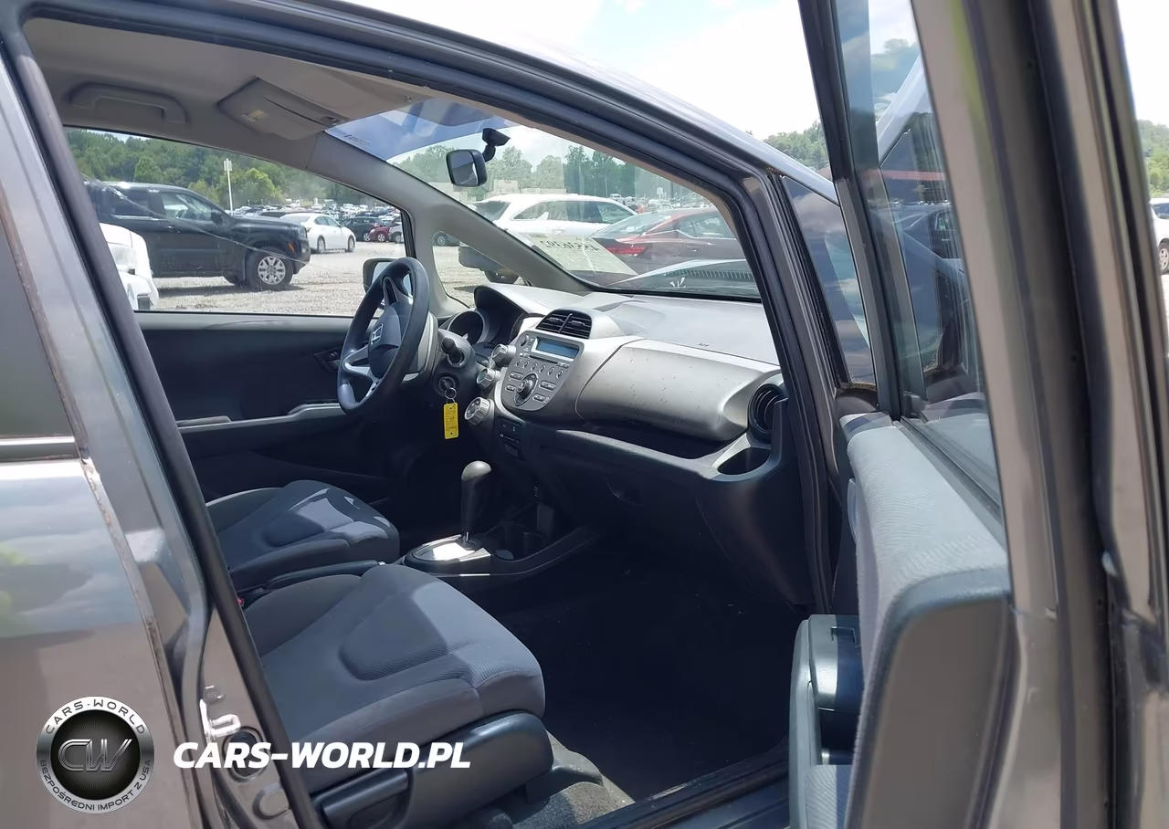 2012 Honda Fit VIN:JHMGE8H33CS000255 - 5