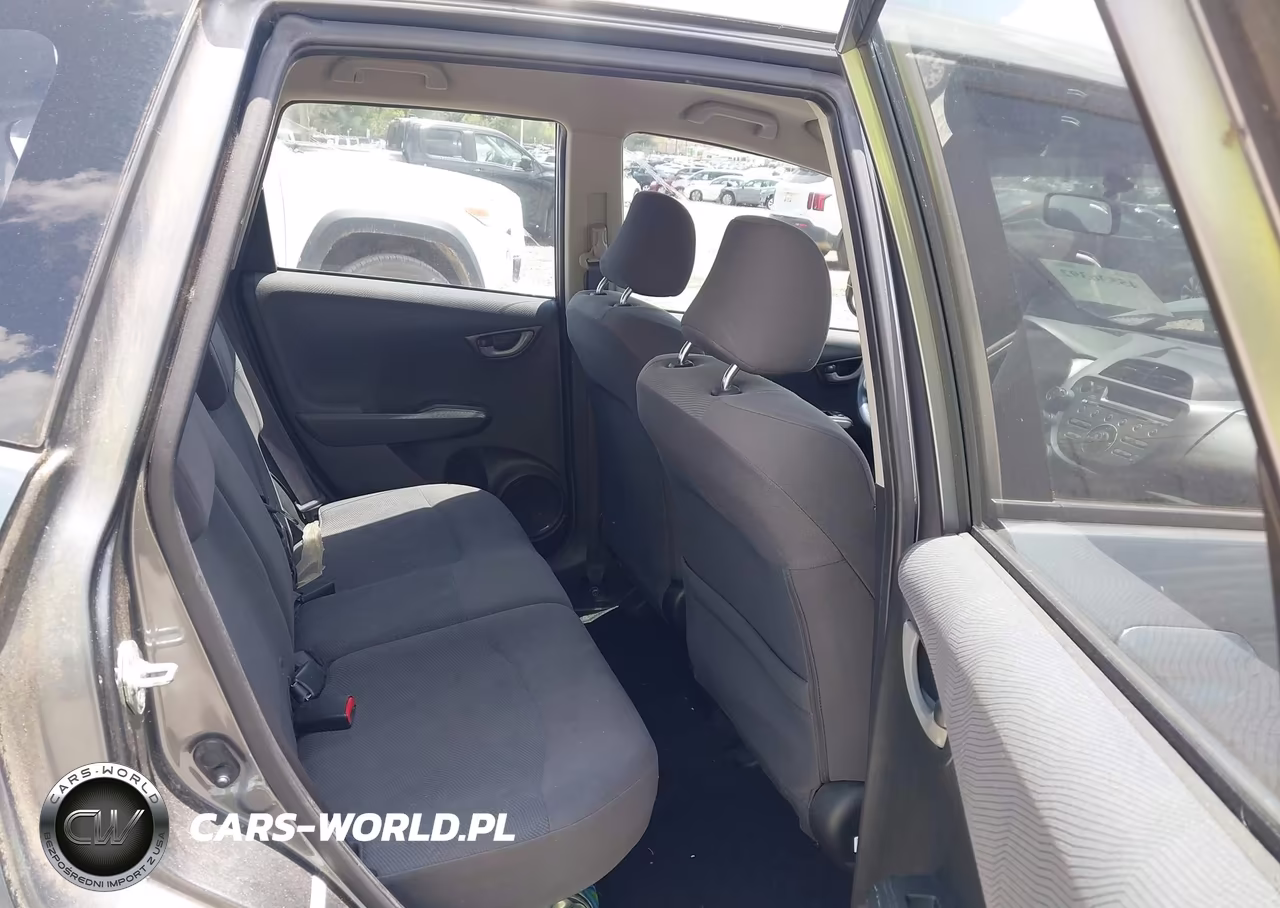 2012 Honda Fit VIN:JHMGE8H33CS000255 - 8