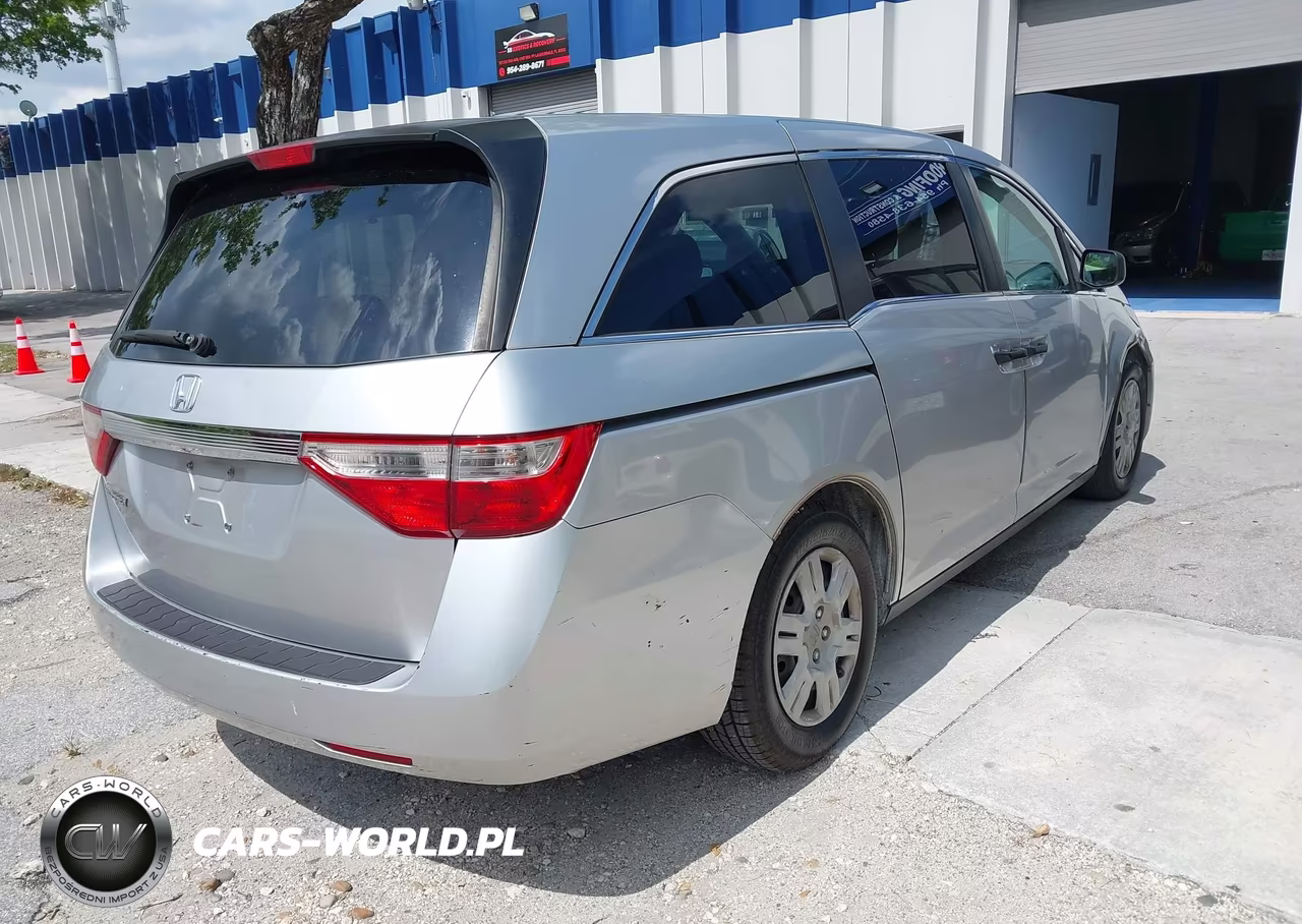 2012 Honda Odyssey Lx VIN:5FNRL5H20CB012723 - 4