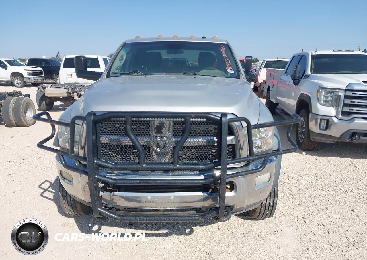 2017 Ram 5500 Chassis Tradesman-Slt-Laramie VIN:3C7WRNFL1HG520314 - 12